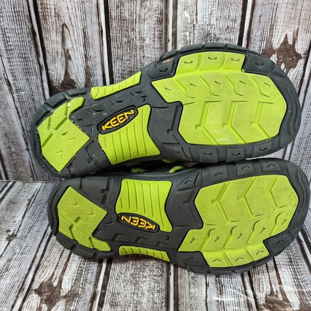 Keen Youth Newport H2 Waterproof Sandals Black Green Hiking Outdoor Trail Size 5